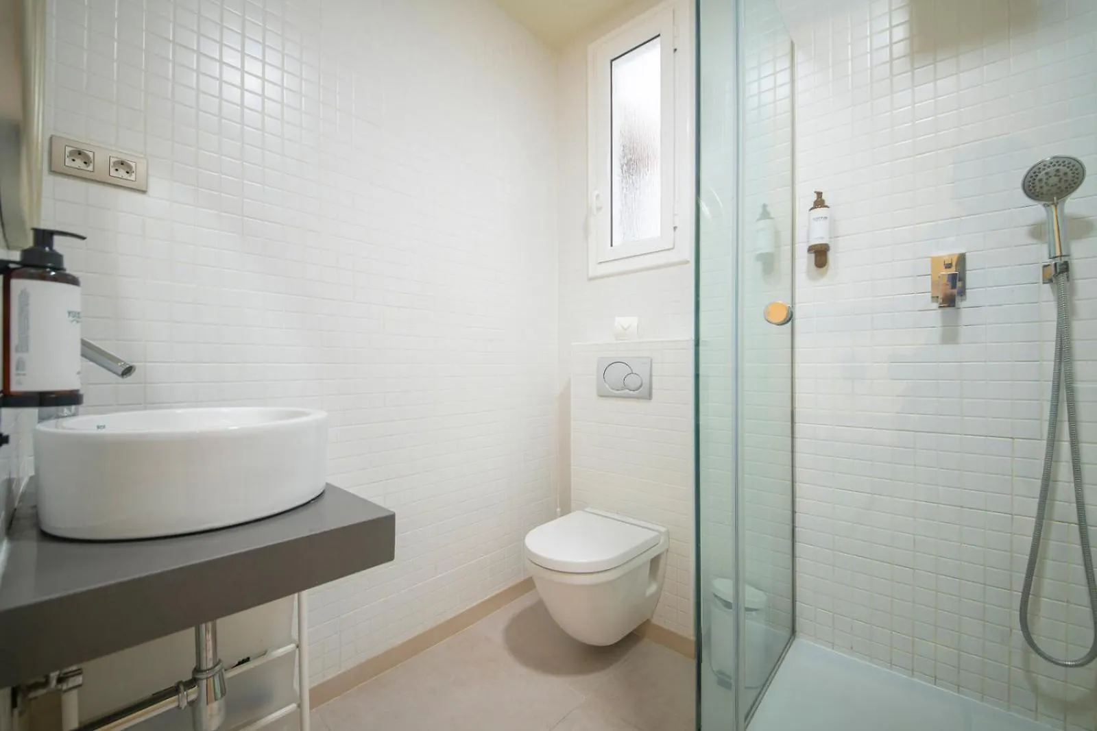 Apartamento De 3 Habitaciones En Sant Antoni Barcelona Spain