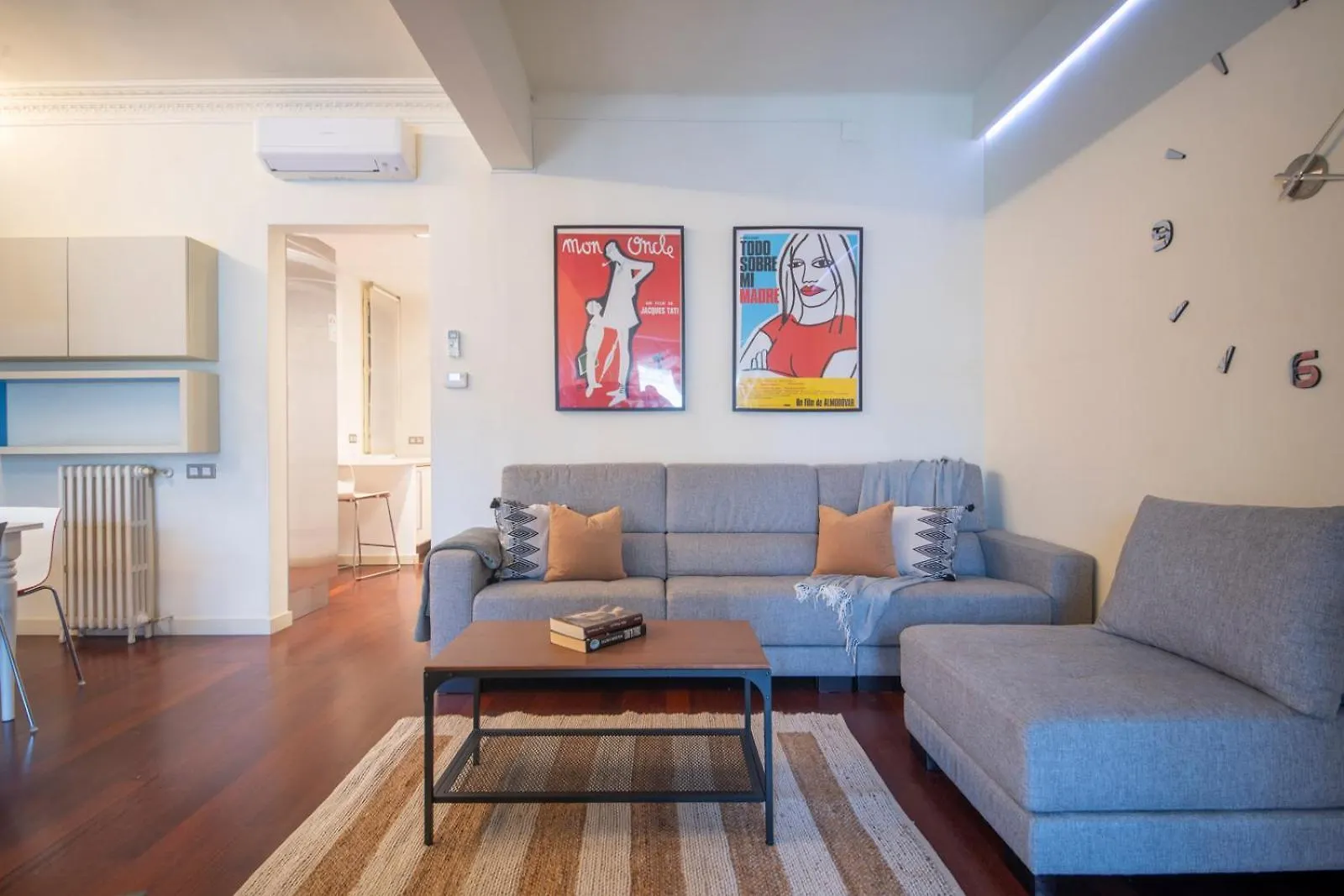 Apartamento De 3 Habitaciones En Sant Antoni Barcelona 0*,  Spain