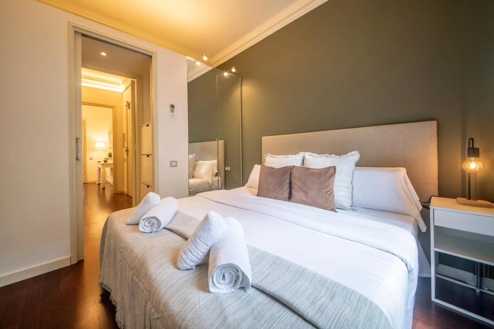 Apartamento De 3 Habitaciones En Sant Antoni Barcellona
